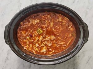 Slow-Cooker Beef and Cabbage Soup: A Weeknight Dinner Staple