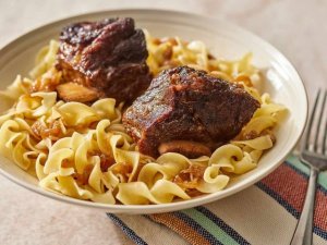 Beer-Braised Short Ribs: A Time-Honored Family Recipe for Tender Beef