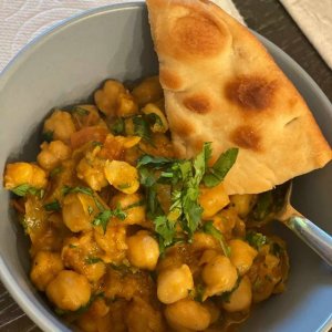 Weeknight Chickpea Curry Ready in 20 Minutes