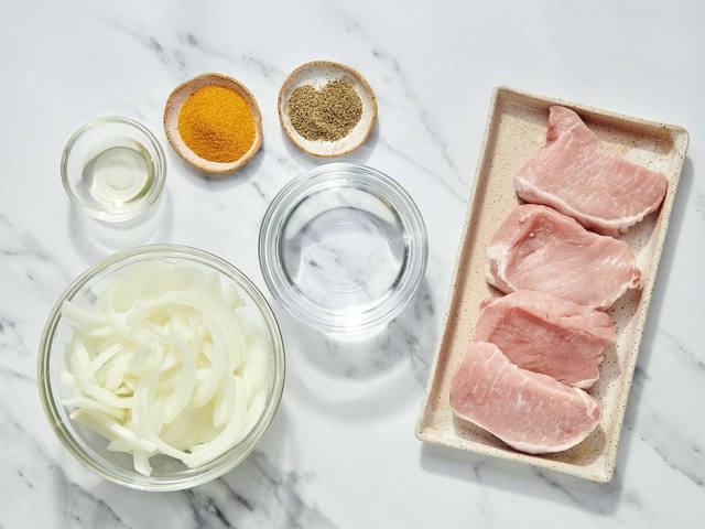 Easy Caramelized Onion Pork Chops step 1