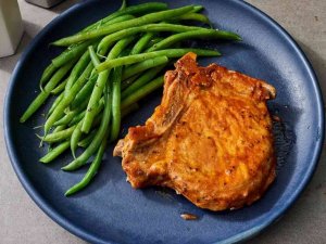 Slow-Cooker Pork Chops: A Simple BBQ Dinner for Six