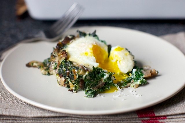 baked egg with spinach and mushrooms