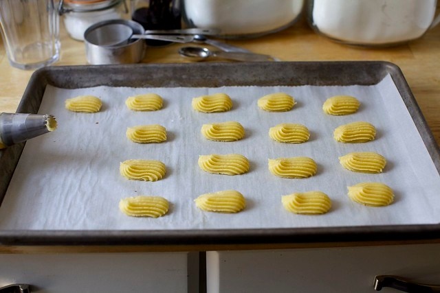 bakery-style butter cookies, piped
