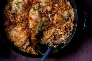 Caramelized Onion Chicken and Rice: A One-Skillet Weeknight Staple